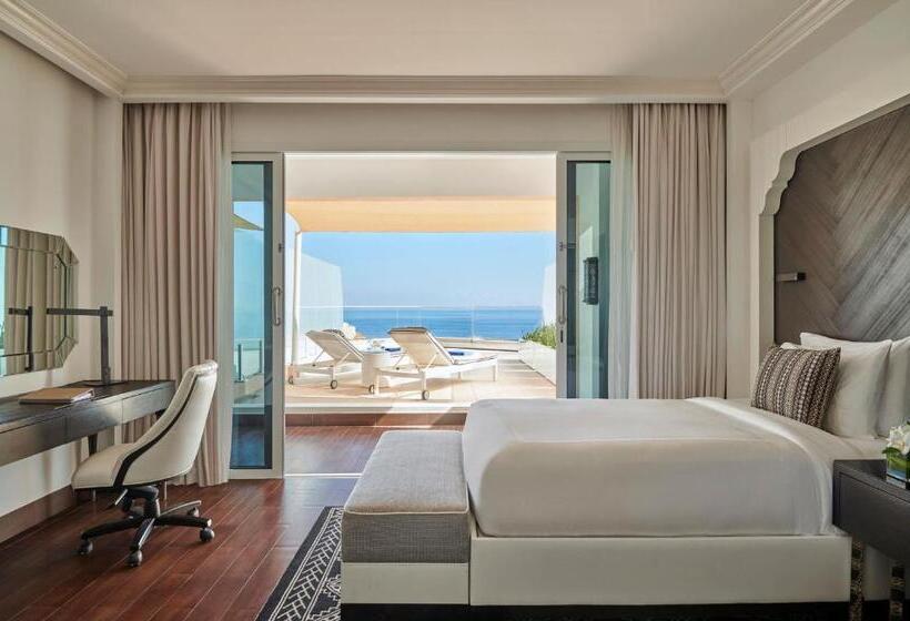 Номер Стандарт с Террасой, Fairmont Fujairah Beach Resort