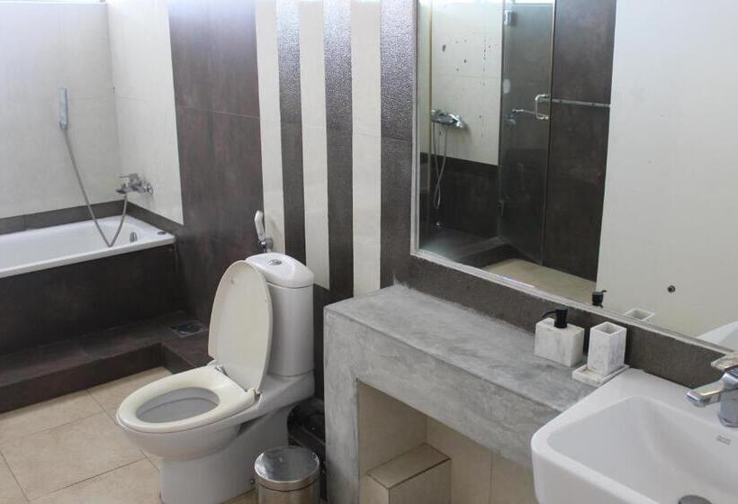 Quarto Triplo Estandar Vista Piscina, Mount Marina Villas 12