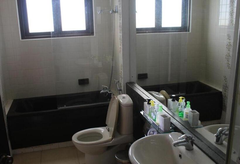 Quarto Triplo Estandar Vista Piscina, Mount Marina Villas 12