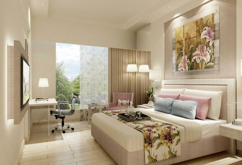 Deluxe Room, Efcee Sarovar Premiere Bhavnagar