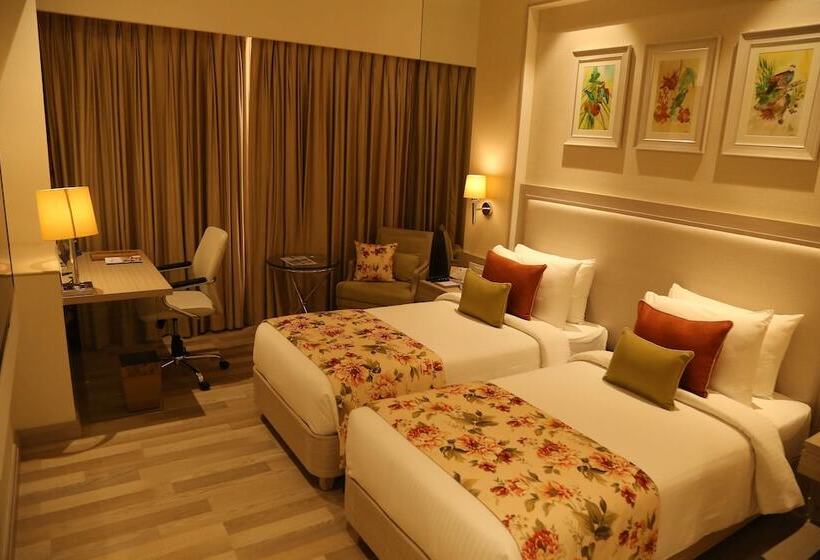 Deluxe Room, Efcee Sarovar Premiere Bhavnagar