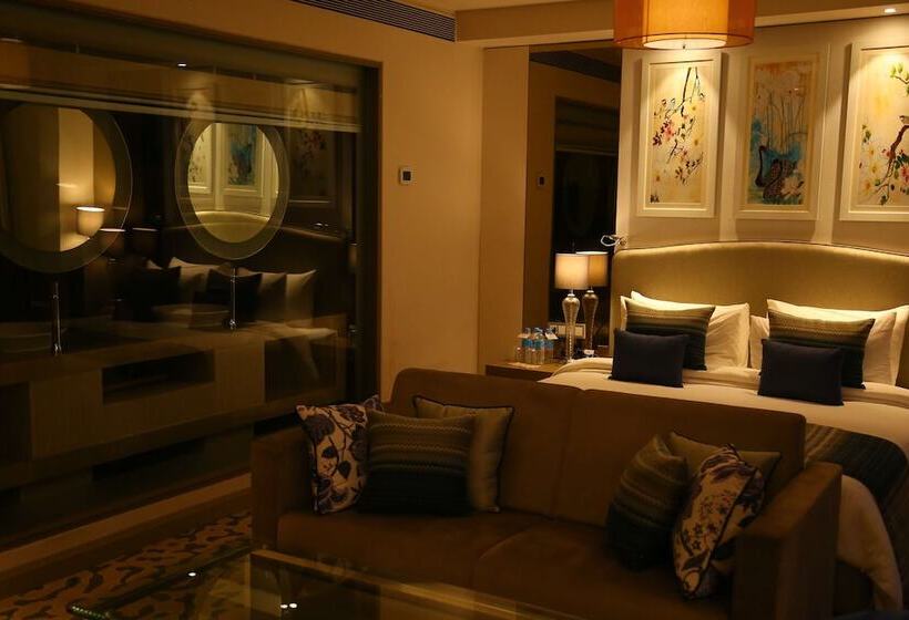 Executive Suite, Efcee Sarovar Premiere Bhavnagar