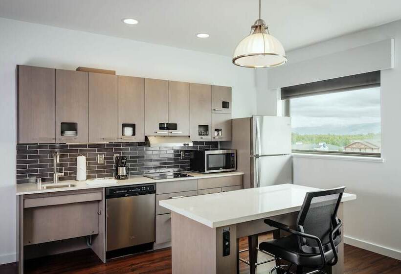 מיטת קינג בסוויטה, Hyatt House Anchorage