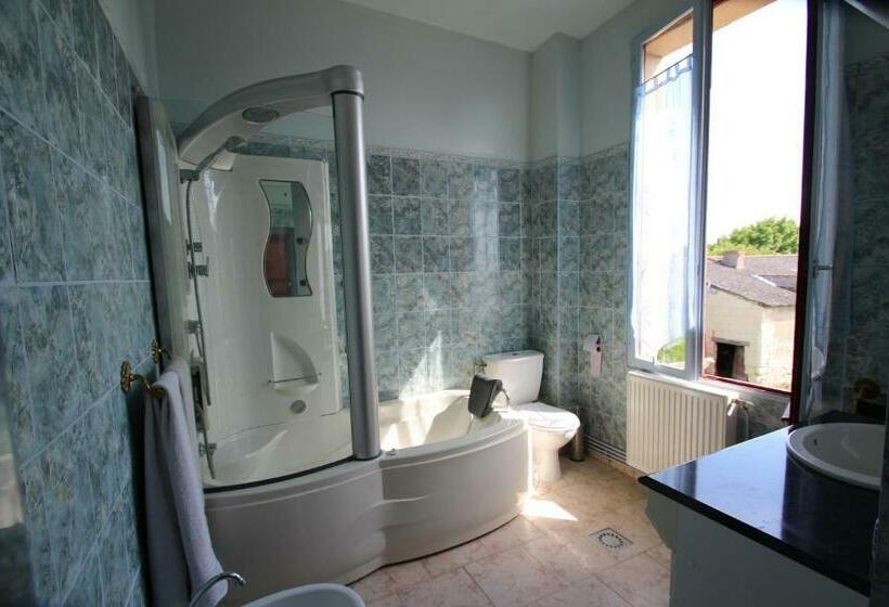Трехместный Номер Стандарт Вид на Сад, Domaine Des Roses