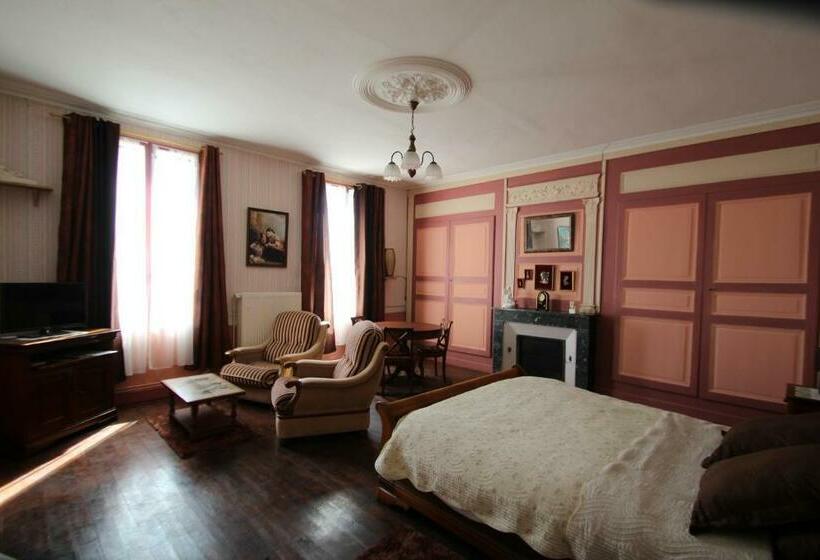 Трехместный Номер Стандарт Вид на Сад, Domaine Des Roses