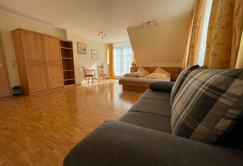 Номер Стандарт, Gasthaus Felsenwastl