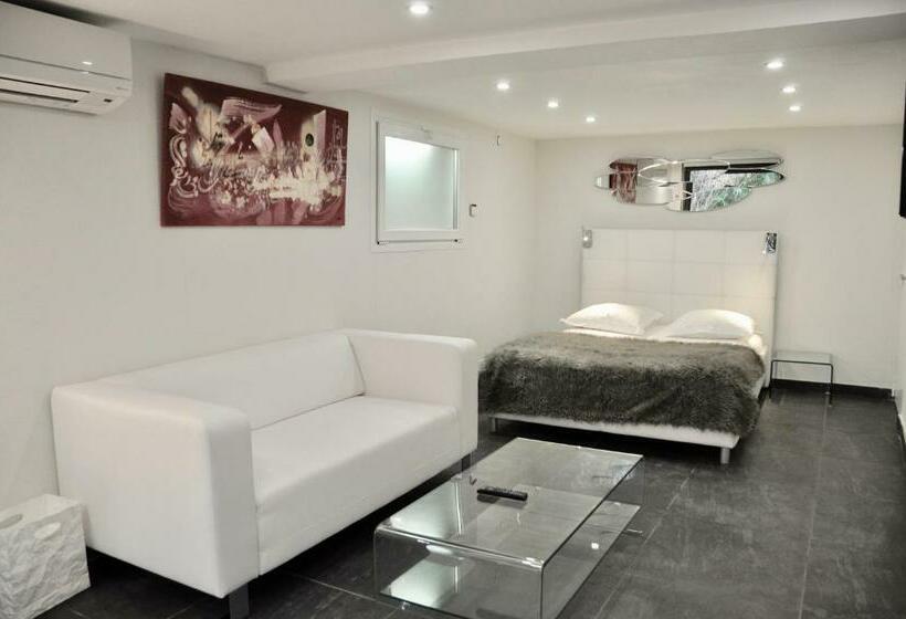اتاق اکونومی, Villa Hippocampe