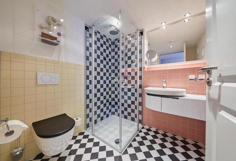 스위트, Bernstein Hotel 50`s Seaside Motel