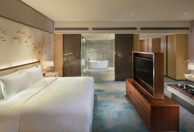 Номер Executive Кровать Кинг, Hilton Quanzhou Riverside