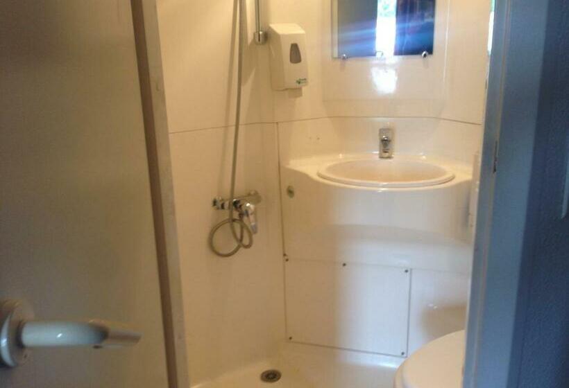 Семейный Номер, Hôtel Akena Pierrelaye