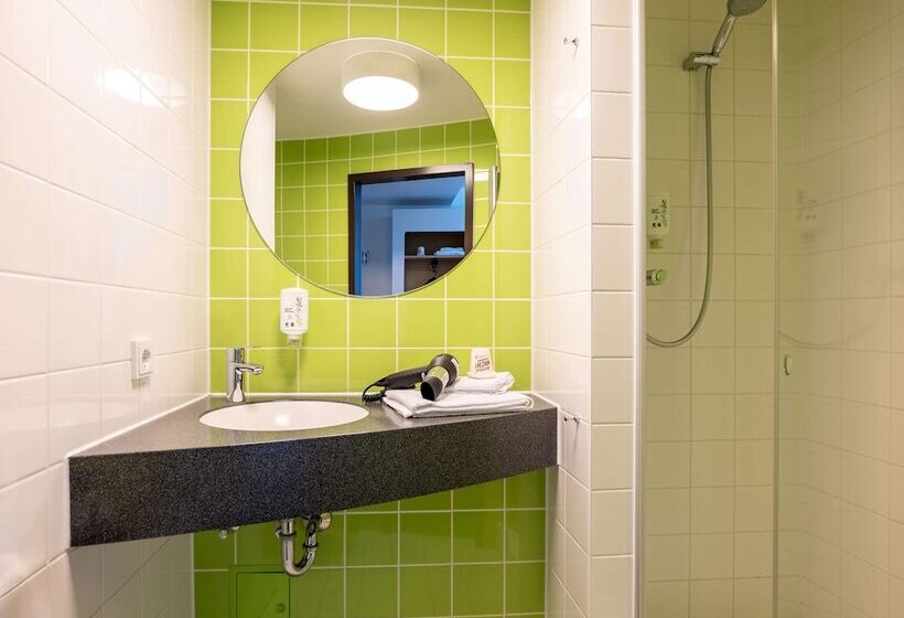 اتاق استاندارد سه نفره, B&b Hotel Karlsruhe