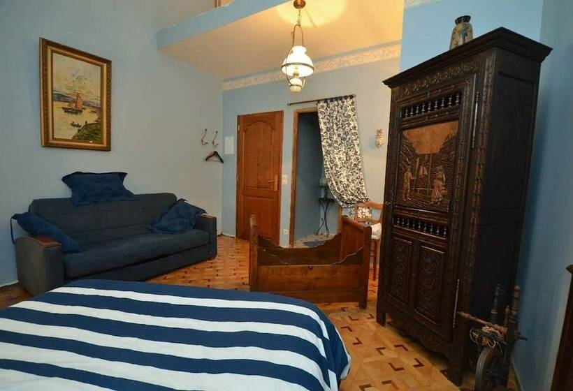 Семейный Номер, La Forge De La Coudraie