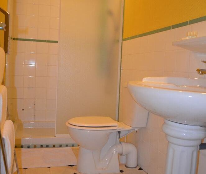 غرفة قياسية ثلاثية, Magdeleine