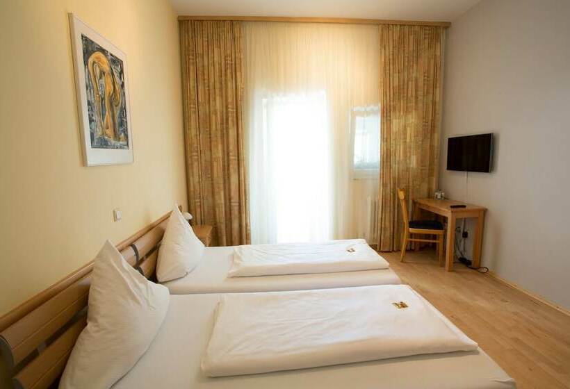 Quarto Estandar, Amadeus