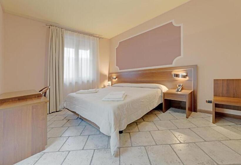 Quarto Comfort, Grotto Bagat