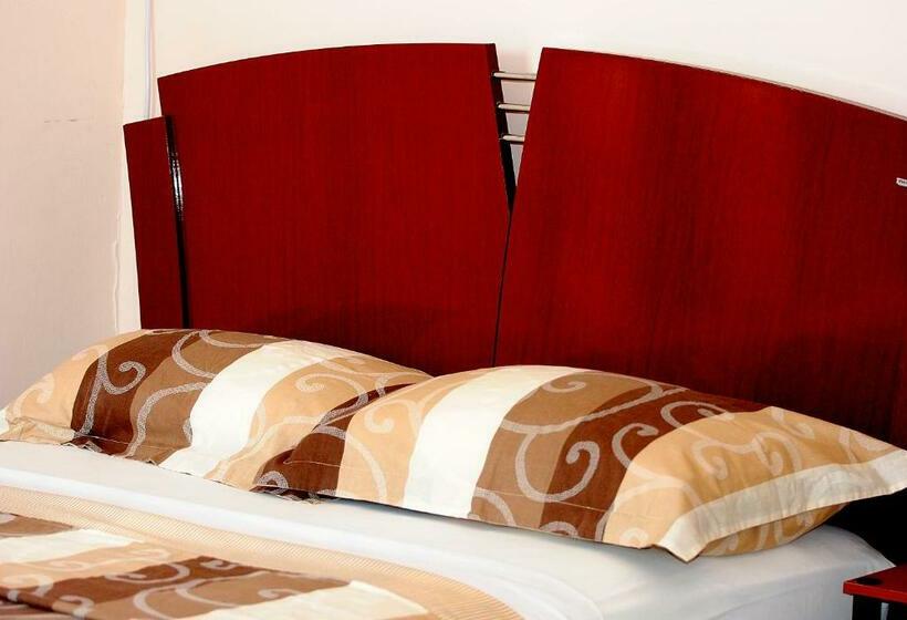 Номер Стандарт 2 Двуспальные Кровати, Hostal Antares
