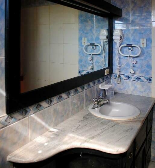 Четырехместный Номер Стандарт, Hostal Antares