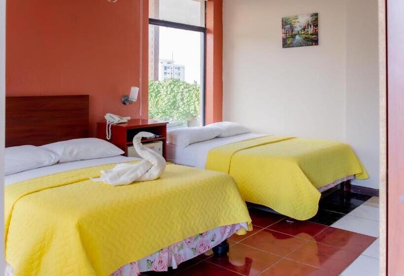 Номер Стандарт 2 Двуспальные Кровати, Hostal Antares