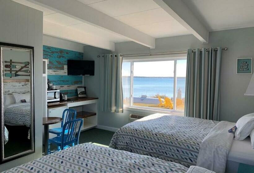 Четырехместный Номер Стандарт, Beachfront Inn