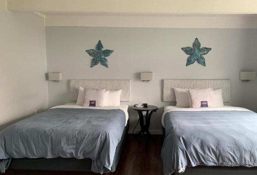 Семейный Номер, Beachfront Inn