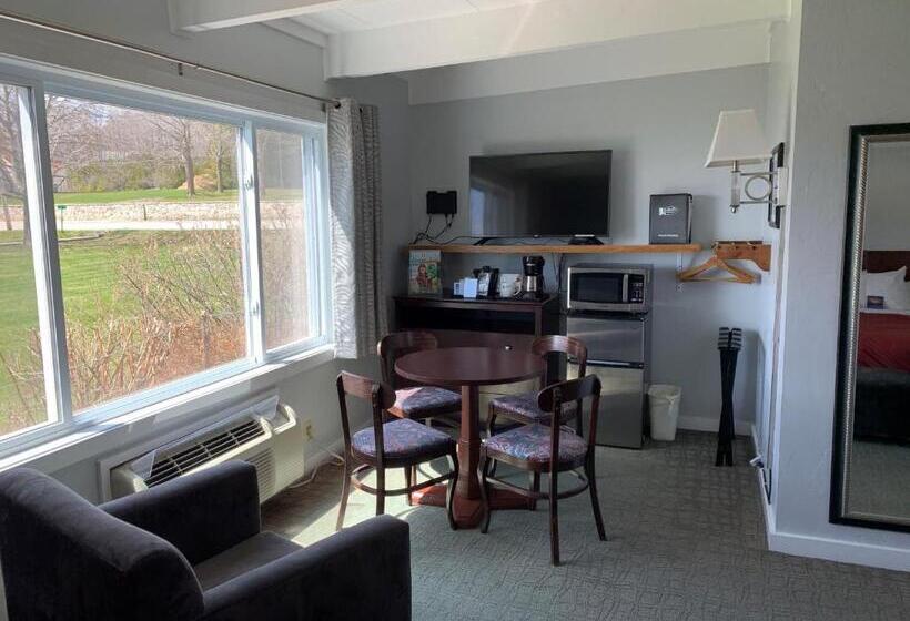 Четырехместный Номер Классик, Beachfront Inn