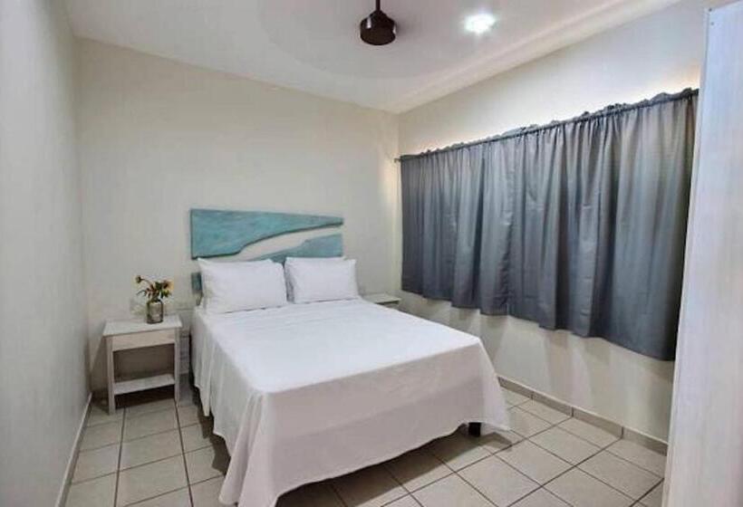 四人标准间, Ten North Tamarindo Beach