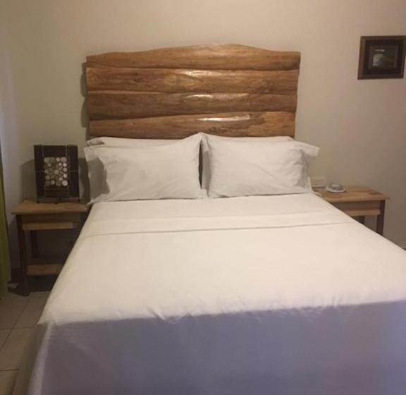 标准间, Ten North Tamarindo Beach