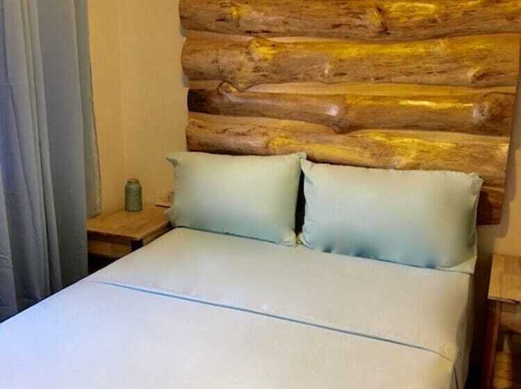 Quarto Economy, Ten North Tamarindo Beach