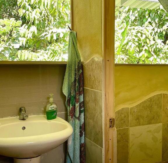 Quarto Economy, Cascada Verde Hostel