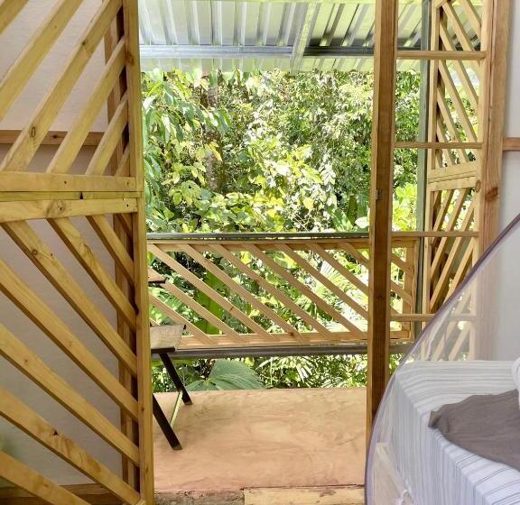 Quarto Estandar com Sacada, Cascada Verde Hostel