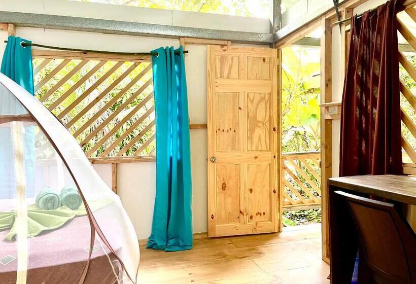Quarto Estandar com Sacada, Cascada Verde Hostel