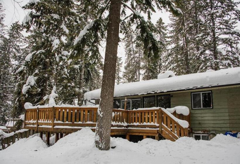 ３ベッドルームハウス, Auberge Kicking Horse Guest House