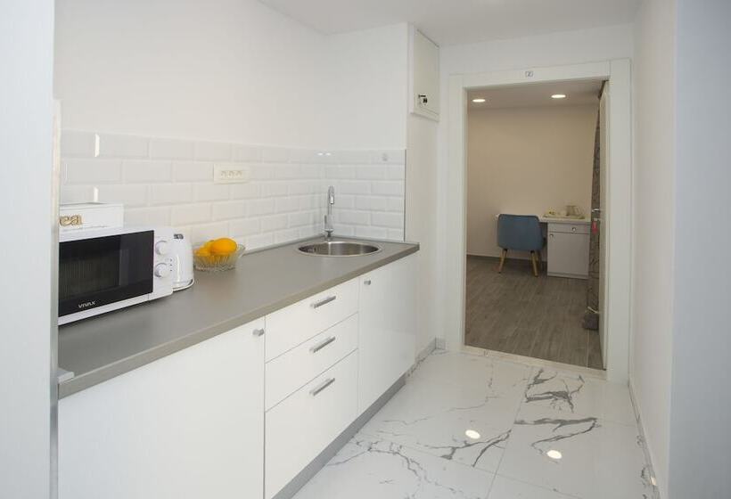 מיטה בחדר משותף, Central Old Town Rooms
