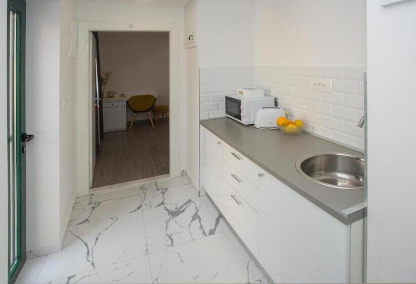 מיטה בחדר משותף, Central Old Town Rooms