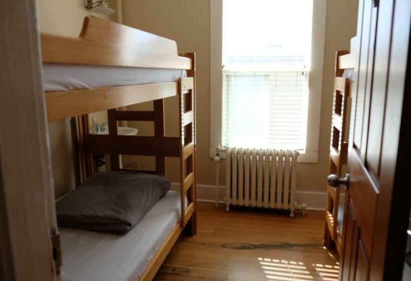4인용 스탠다드 룸, Dancing Bear Inn Hostel