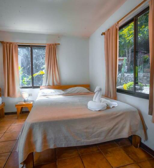 Quarto Triplo Estandar, El Jardin
