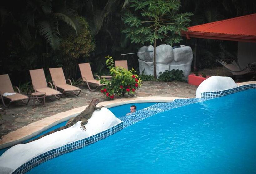 Quarto Triplo Estandar, El Jardin