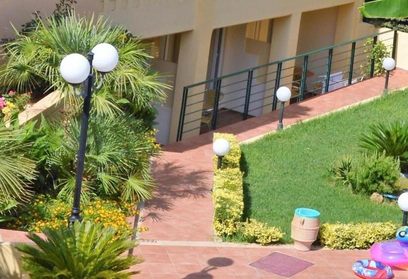 Studio Standard, Helios Apartments