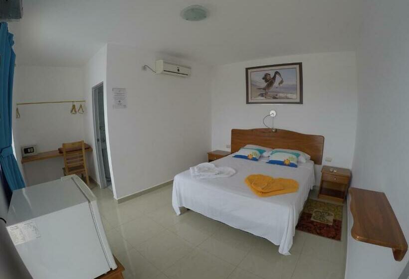 اتاق استاندارد با چشم‌انداز استخر, Stefany's Lodging