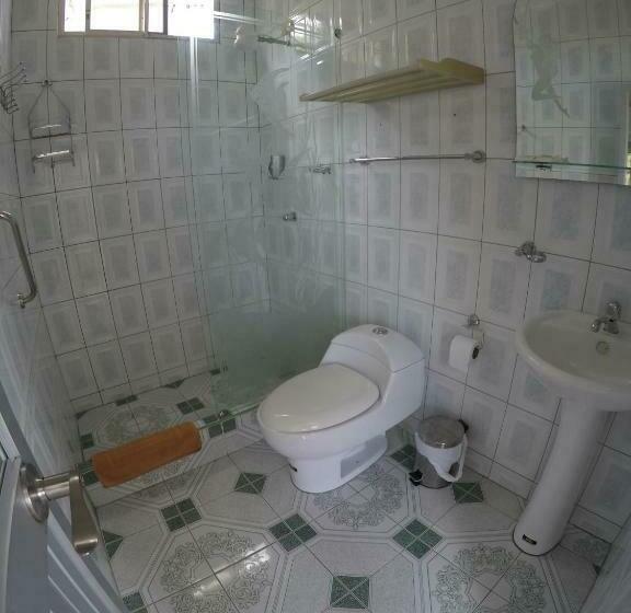 اتاق خانوادگی با چشم‌انداز دریا, Stefany's Lodging