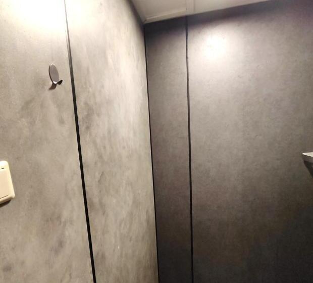 标准间, Holland Lodge
