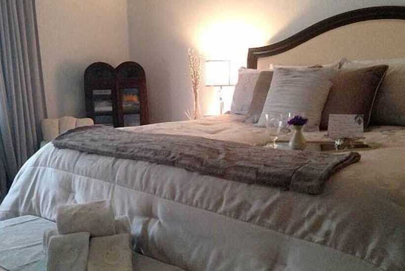 Quarto Estandar Cama Casal, Le Chateau Du Lac