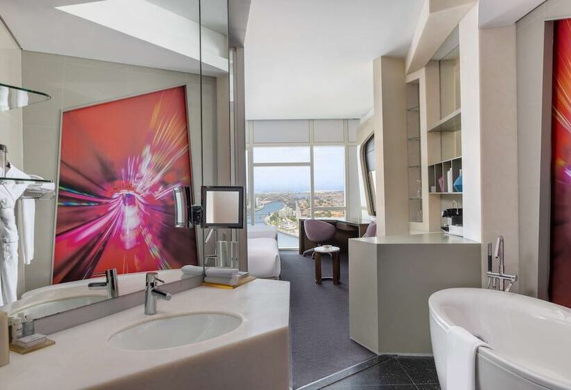 اتاق لوکس با چشم‌انداز, V Hotel Dubai, Curio Collection By Hilton