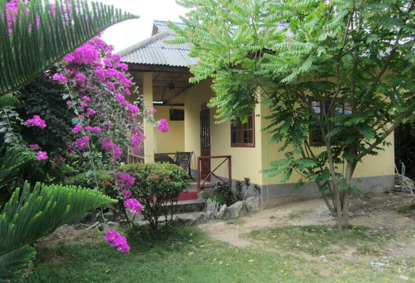 Бунгало Superior, Flower Paradise Bungalows & Swiss Restaurant Roestiland