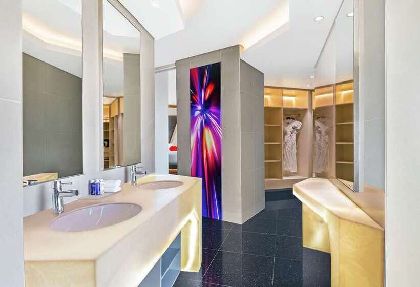 سوییت, V Hotel Dubai, Curio Collection By Hilton