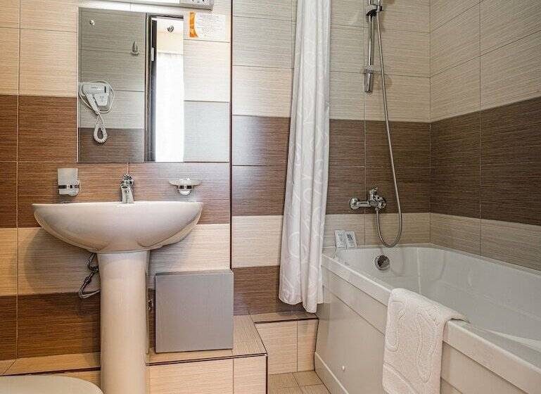 Номер Стандарт Трехместный, Barkhatnye Sezony Russky Dom Resort