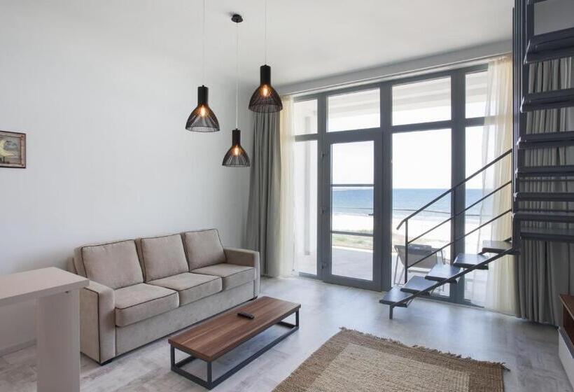 سوییت دوبلکس, Nautic Luxury Club