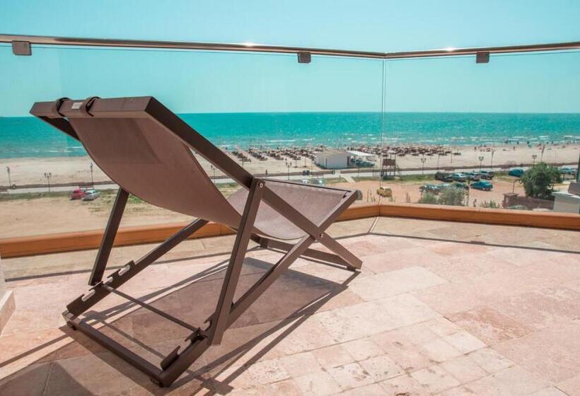 اتاق سوپریور با چشم‌انداز دریا و بالکن, Nautic Luxury Club