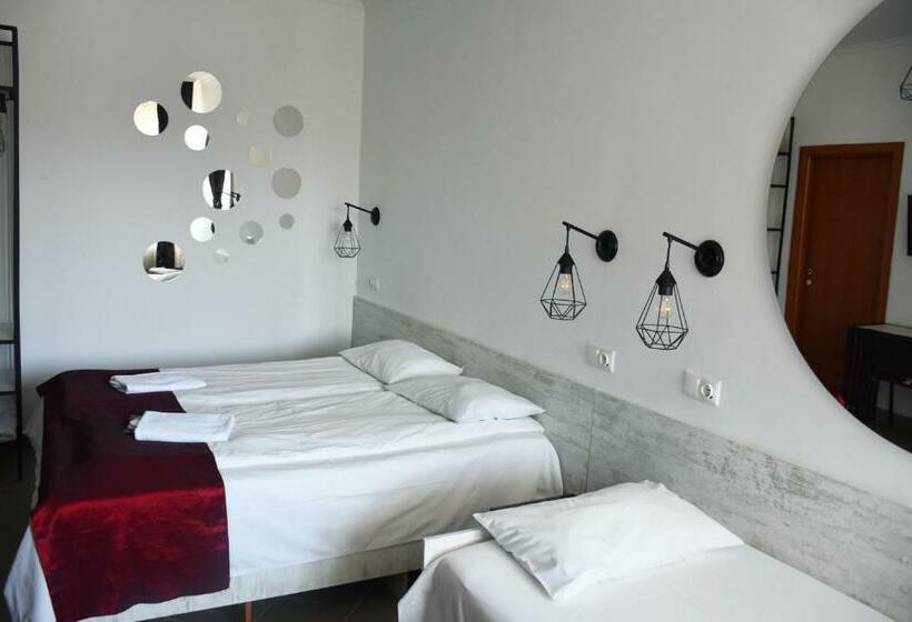 اتاق استاندارد سه نفره, Pension Recidency