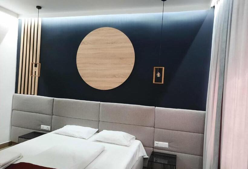 اتاق سوپریور, Pension Recidency